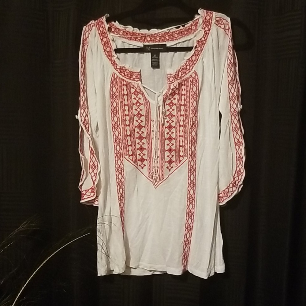 Gorgeous INC Lightweight Cold Shoulder Top